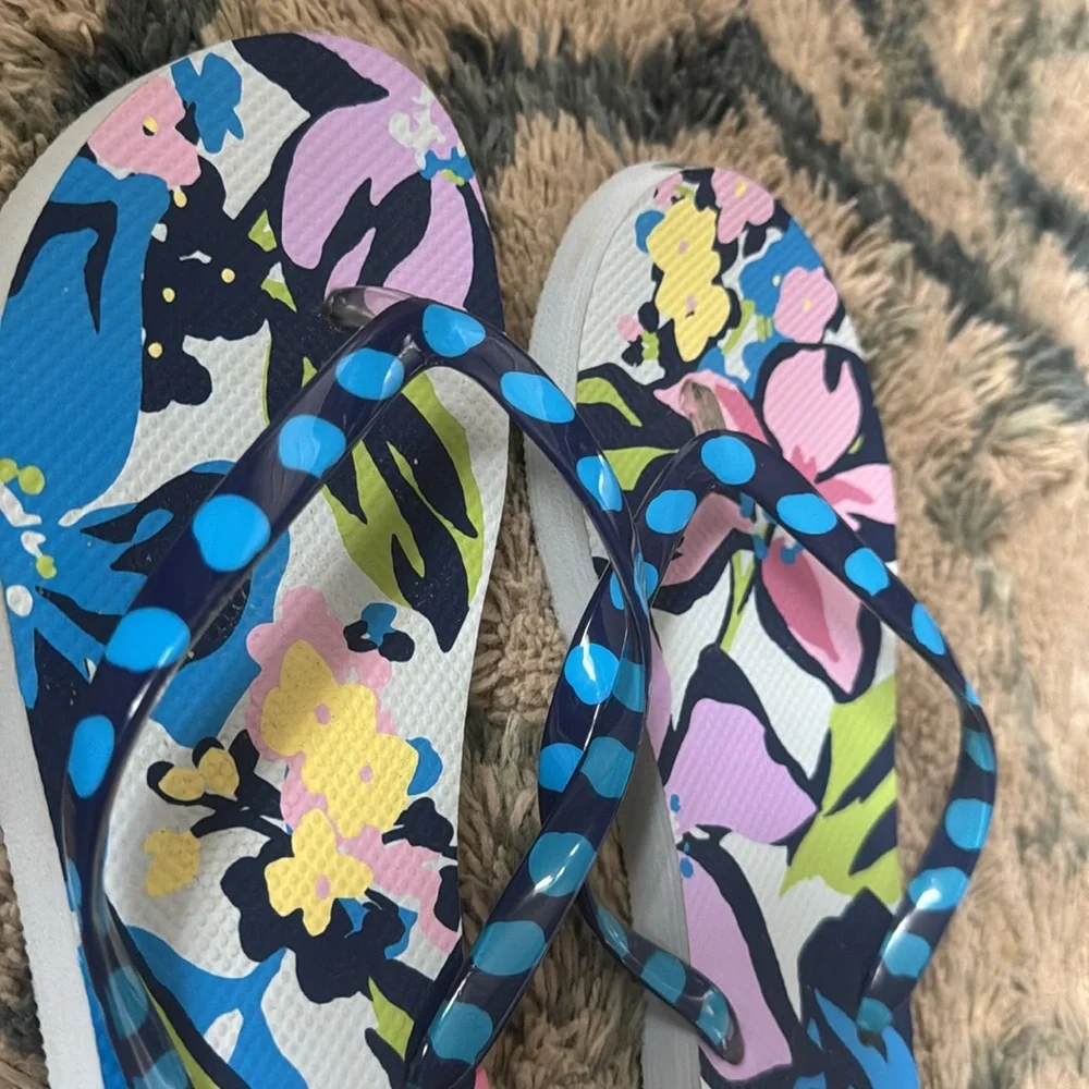 Vera Bradley flip flops - Picture 2 of 3